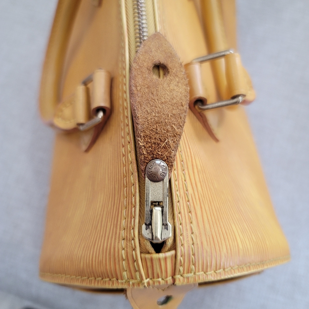 Louis Vuitton Epi Speedy 25 Yellow - Picture 9 of 16